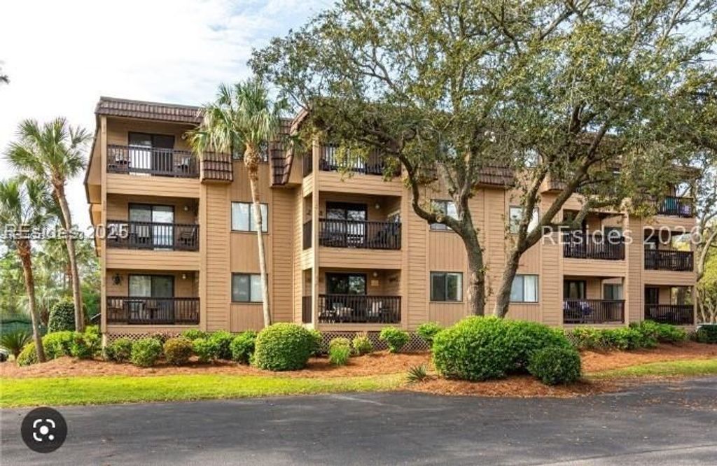40 Folly Field Rd Apt E1, Hilton Head Island, SC 29928