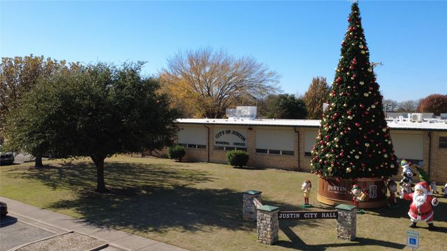 614 W 4th Street, Justin, TX 76247