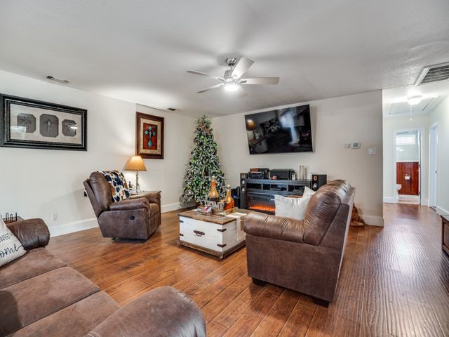 614 W 4th Street, Justin, TX 76247
