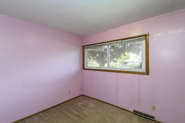 8954 N Silver Brook LANE, Brown Deer, WI 53223