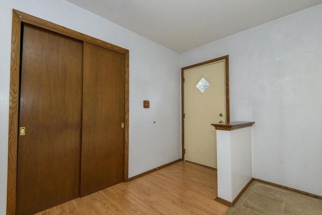 8954 N Silver Brook LANE, Brown Deer, WI 53223