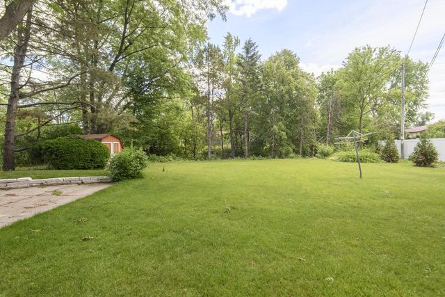 8954 N Silver Brook LANE, Brown Deer, WI 53223