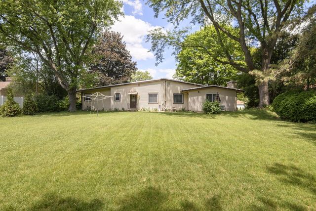 8954 N Silver Brook LANE, Brown Deer, WI 53223