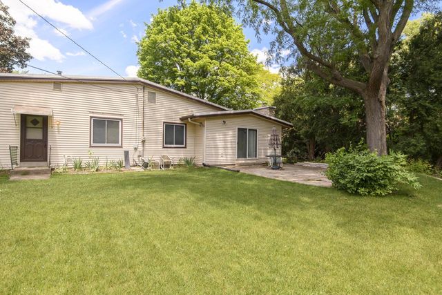 8954 N Silver Brook LANE, Brown Deer, WI 53223