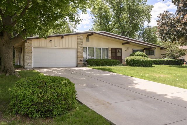 8954 N Silver Brook LANE, Brown Deer, WI 53223