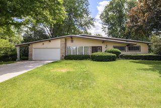 8954 N Silver Brook LANE, Brown Deer, WI 53223