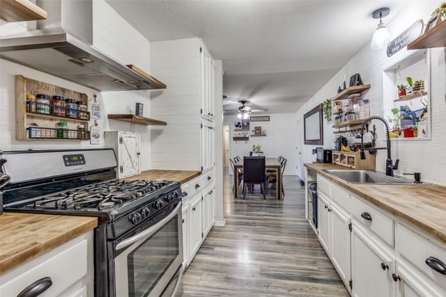 1304 S Hatcher Street, Decatur, TX 76234