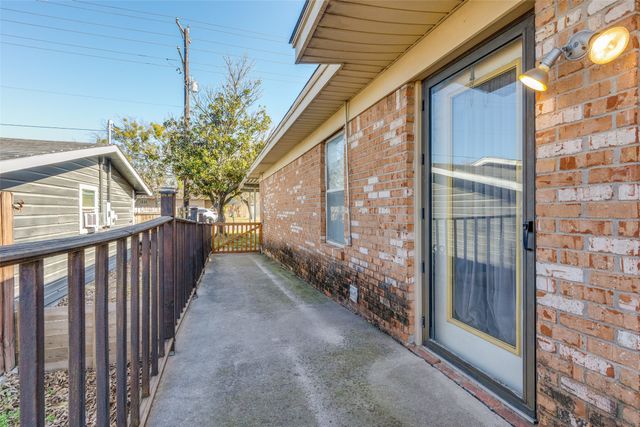 1304 S Hatcher Street, Decatur, TX 76234