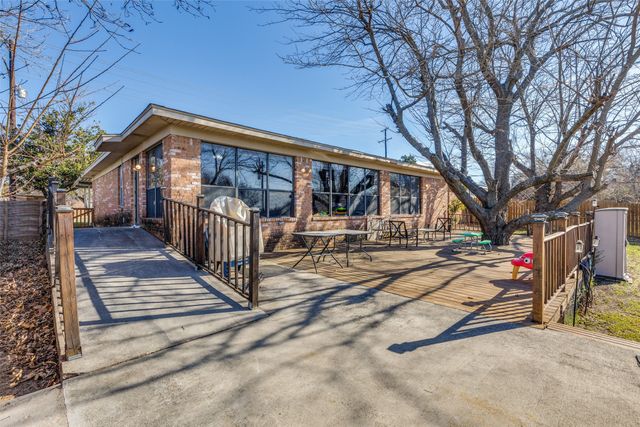 1304 S Hatcher Street, Decatur, TX 76234