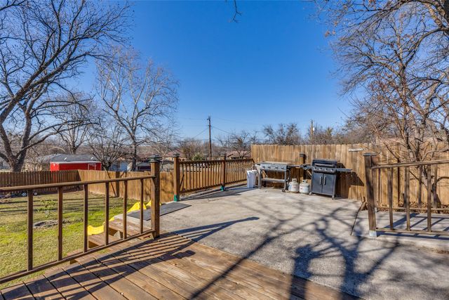 1304 S Hatcher Street, Decatur, TX 76234