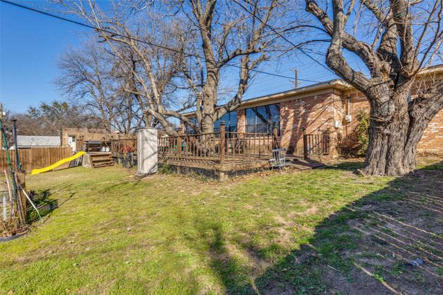 1304 S Hatcher Street, Decatur, TX 76234