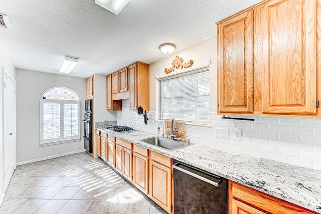 2004 Saber Court, League City, TX 77573