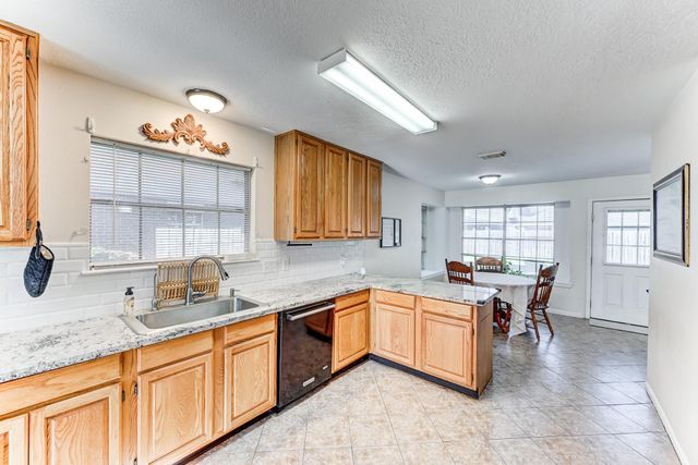 2004 Saber Court, League City, TX 77573