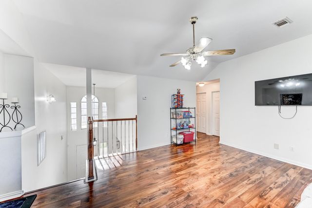 2004 Saber Court, League City, TX 77573