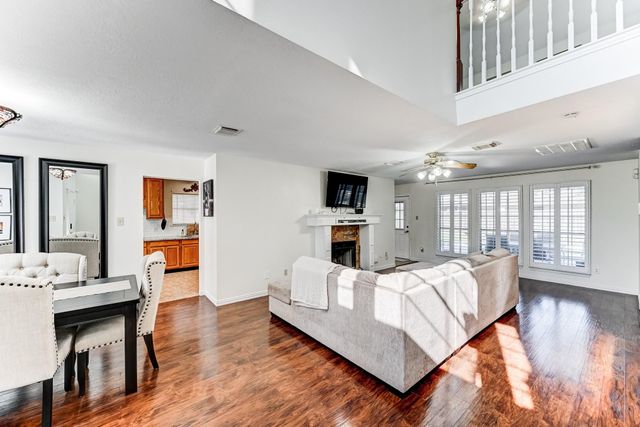 2004 Saber Court, League City, TX 77573