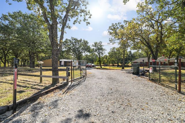 4042 3rd NE, Ardmore, OK 73401