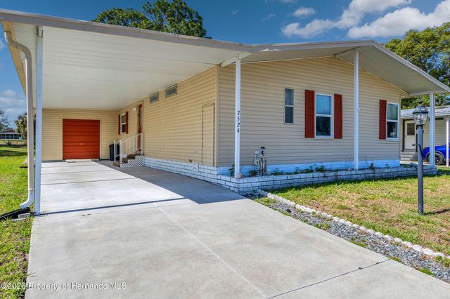 7524 Dinsmore Street, Brooksville, FL 34613