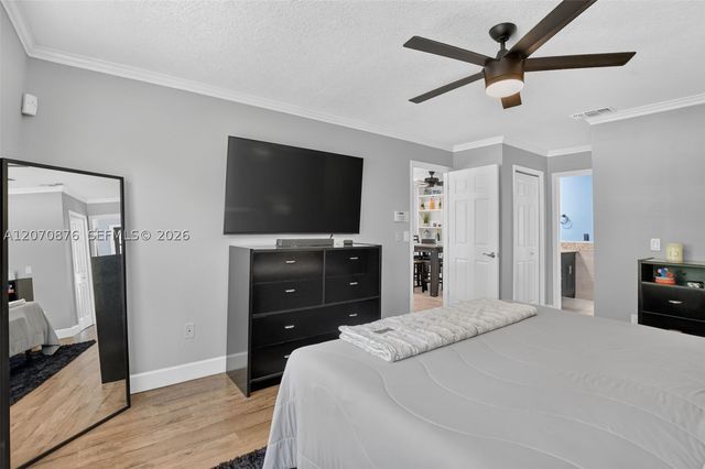 4225 NW 7th Pl, Deerfield Beach, FL 33442
