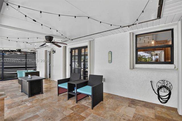 4225 NW 7th Pl, Deerfield Beach, FL 33442
