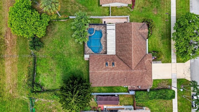 4225 NW 7th Pl, Deerfield Beach, FL 33442
