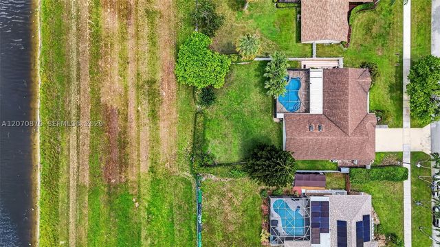 4225 NW 7th Pl, Deerfield Beach, FL 33442