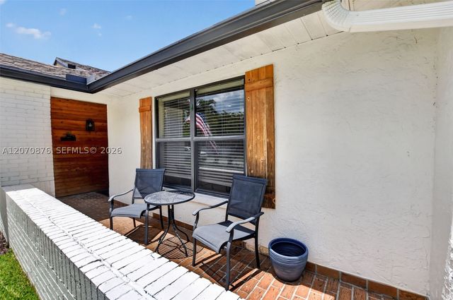 4225 NW 7th Pl, Deerfield Beach, FL 33442