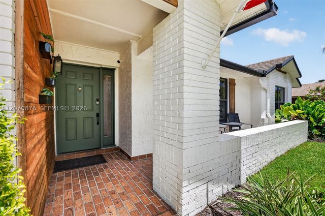 4225 NW 7th Pl, Deerfield Beach, FL 33442