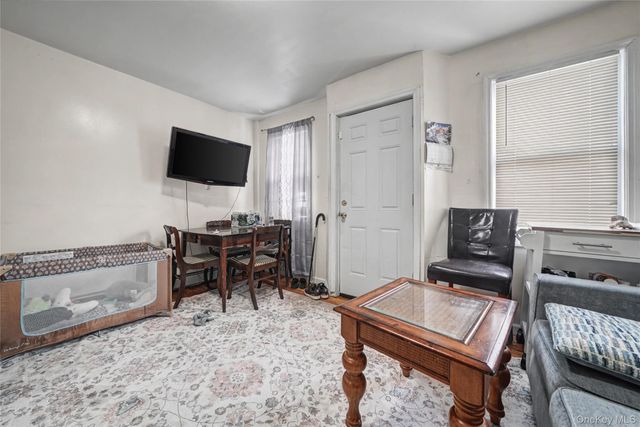 548 S 8th Avenue, Mount Vernon, NY 10550