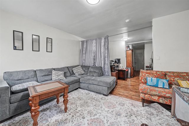 548 S 8th Avenue, Mount Vernon, NY 10550