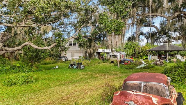 8011 41ST AVENUE E, Bradenton, FL 34211