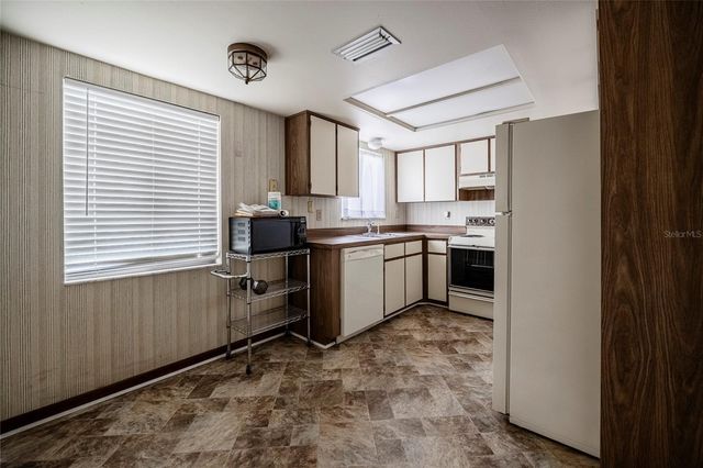 925 FENTON LANE 9, Lakeland, FL 33809