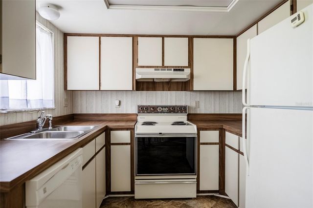 925 FENTON LANE 9, Lakeland, FL 33809