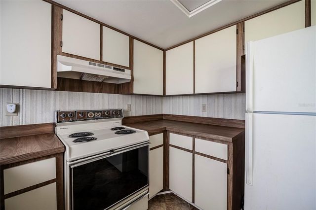 925 FENTON LANE 9, Lakeland, FL 33809