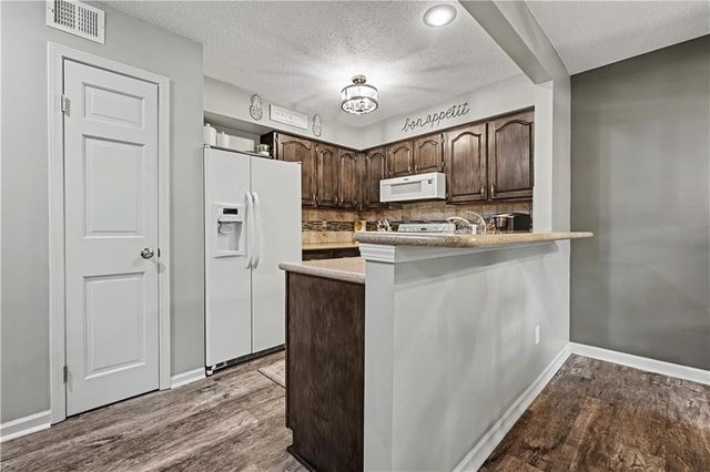 9411 W 119th Terrace, Overland Park, KS 66213