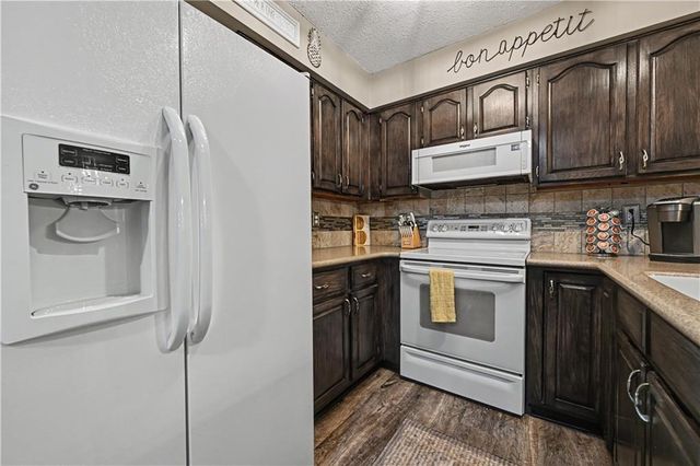 9411 W 119th Terrace, Overland Park, KS 66213