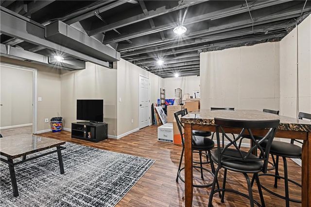 9411 W 119th Terrace, Overland Park, KS 66213