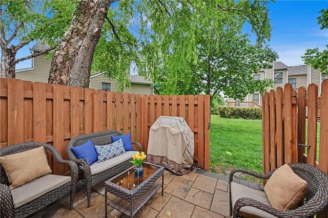 9411 W 119th Terrace, Overland Park, KS 66213