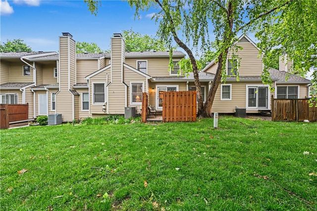 9411 W 119th Terrace, Overland Park, KS 66213