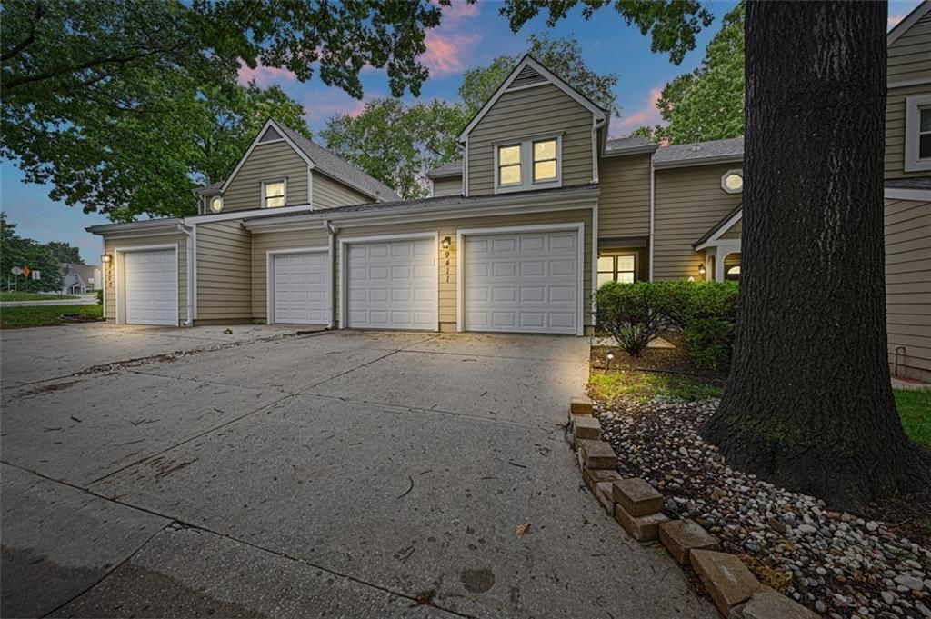 9411 W 119th Terrace, Overland Park, KS 66213