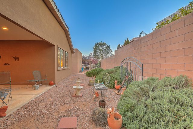 929 Evening Primrose Lane, Bernalillo, NM 87004