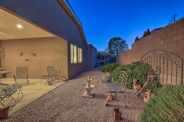929 Evening Primrose Lane, Bernalillo, NM 87004