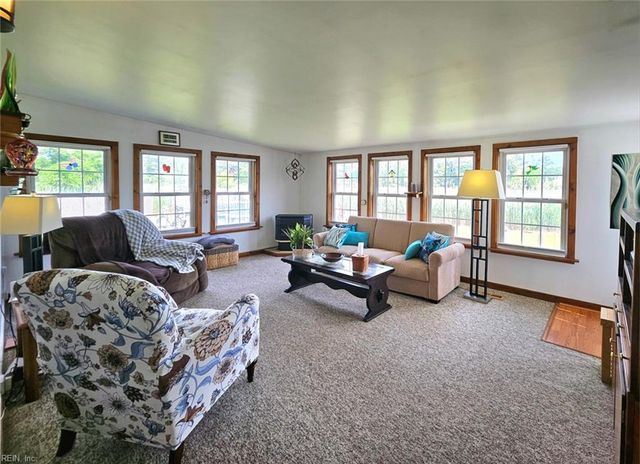 215 N 6th ST, Hampton, VA 23664