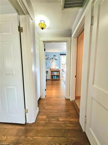 215 N 6th ST, Hampton, VA 23664