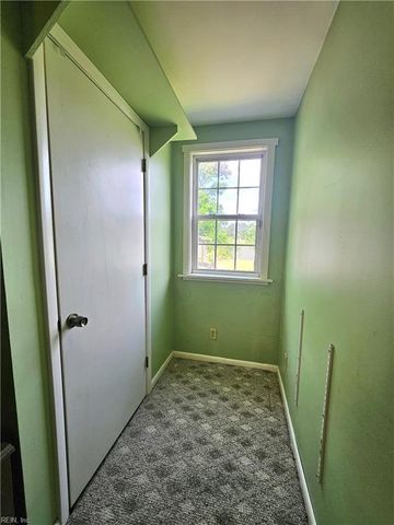 215 N 6th ST, Hampton, VA 23664