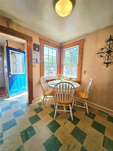 215 N 6th ST, Hampton, VA 23664