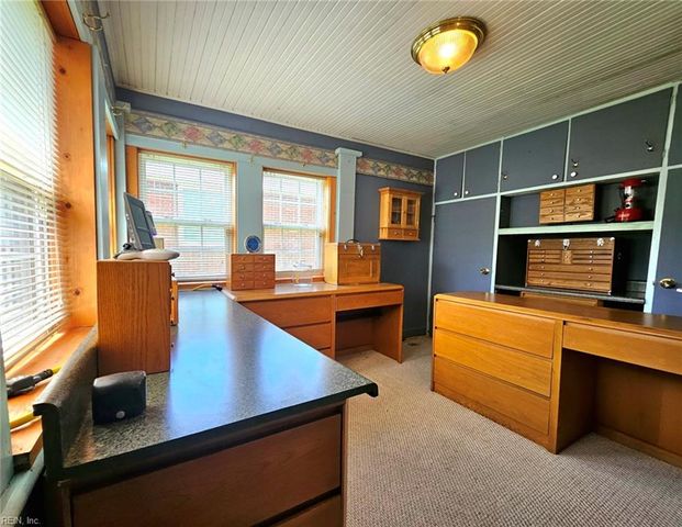 215 N 6th ST, Hampton, VA 23664