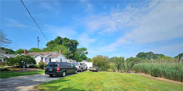 215 N 6th ST, Hampton, VA 23664
