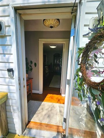 215 N 6th ST, Hampton, VA 23664