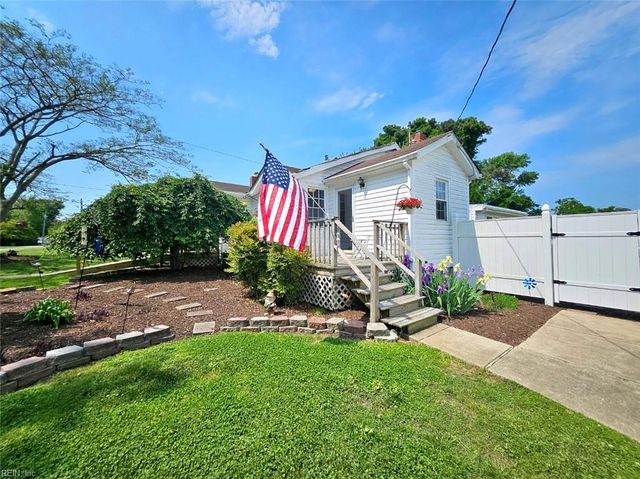 215 N 6th ST, Hampton, VA 23664