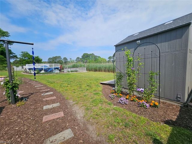215 N 6th ST, Hampton, VA 23664